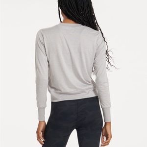 Daydream Crew
Women's Performance Top